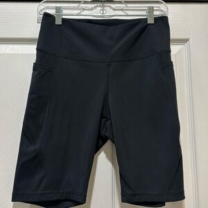EUC- Danskin Women’s Bike Shorts. Black Leggings with pockets. Black. Size Med.